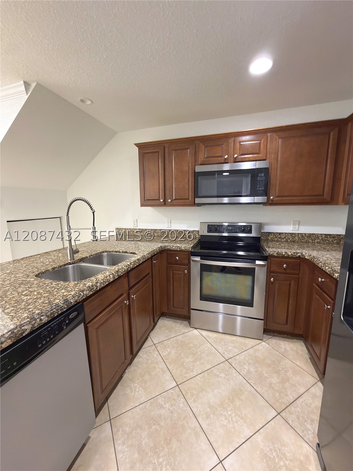 1000 Palm Trl 9 Property Photo 4