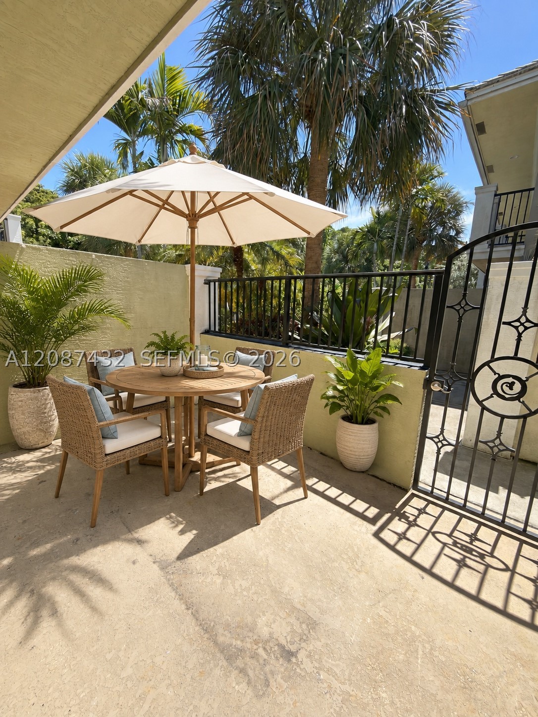 1000 Palm Trl 9 Property Photo 7