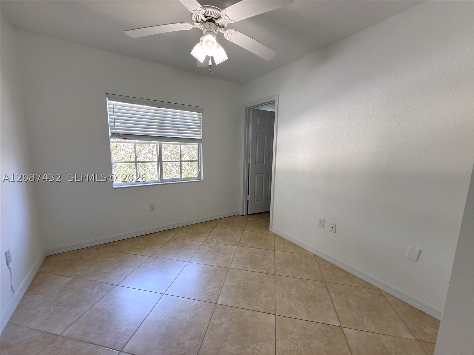 1000 Palm Trl 9 Property Photo 11
