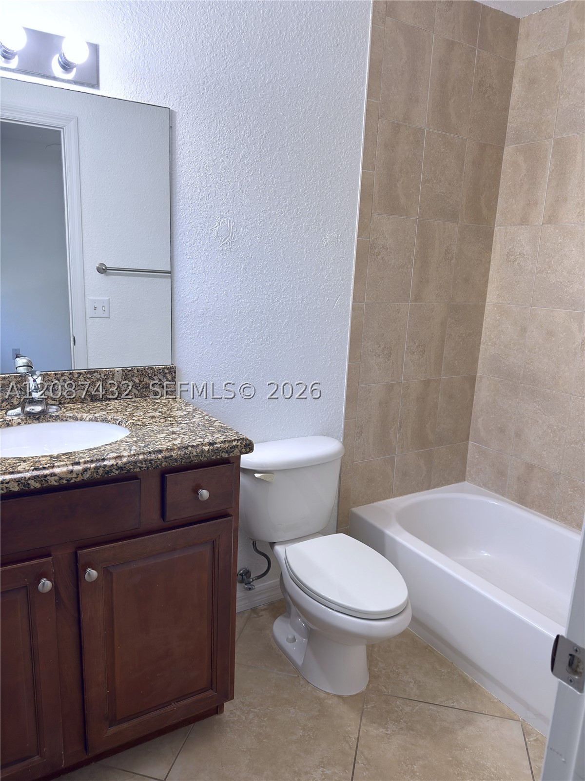 1000 Palm Trl 9 Property Photo 12