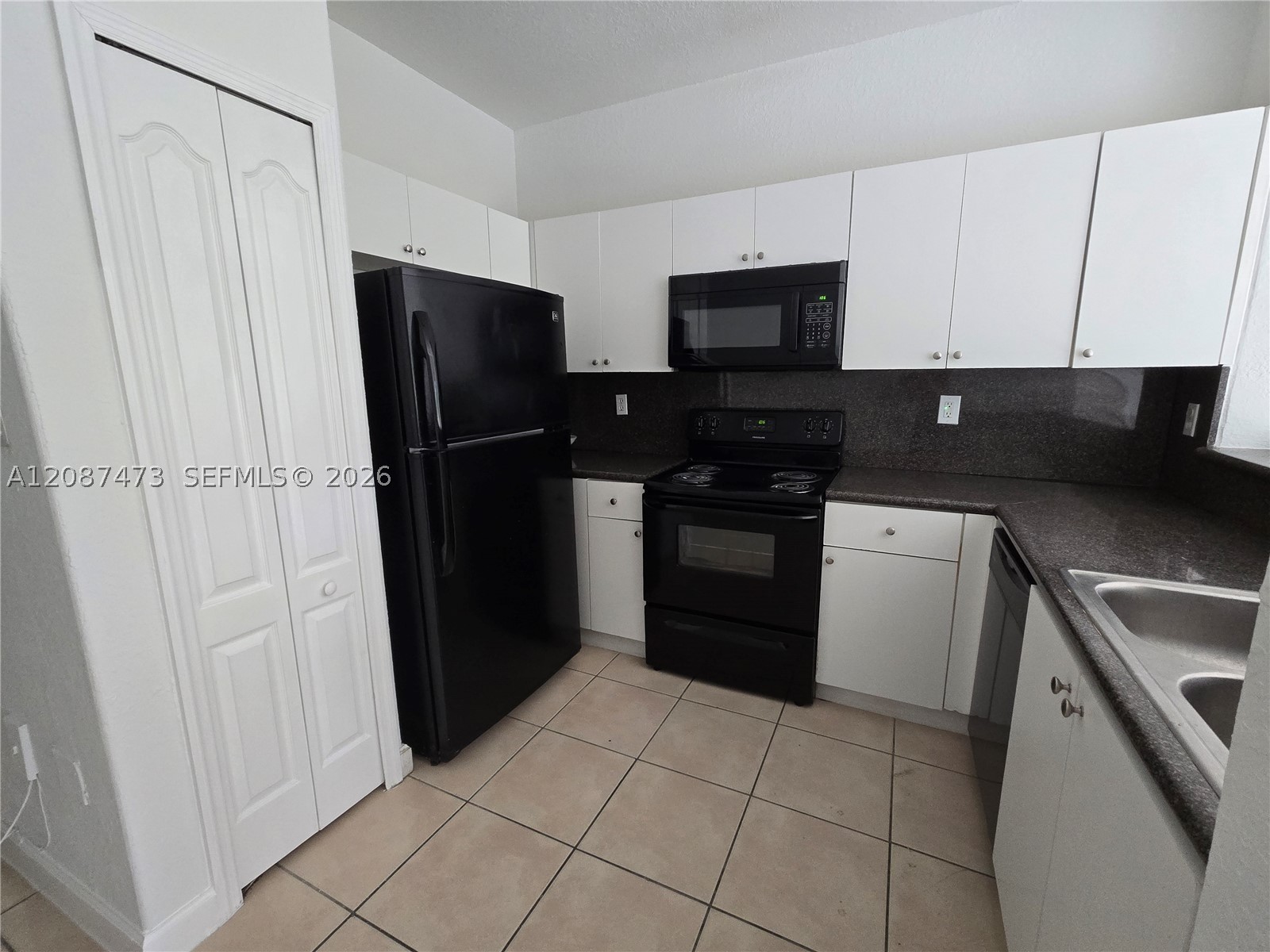 2637 Se 16th Ter 101 Property Photo 4