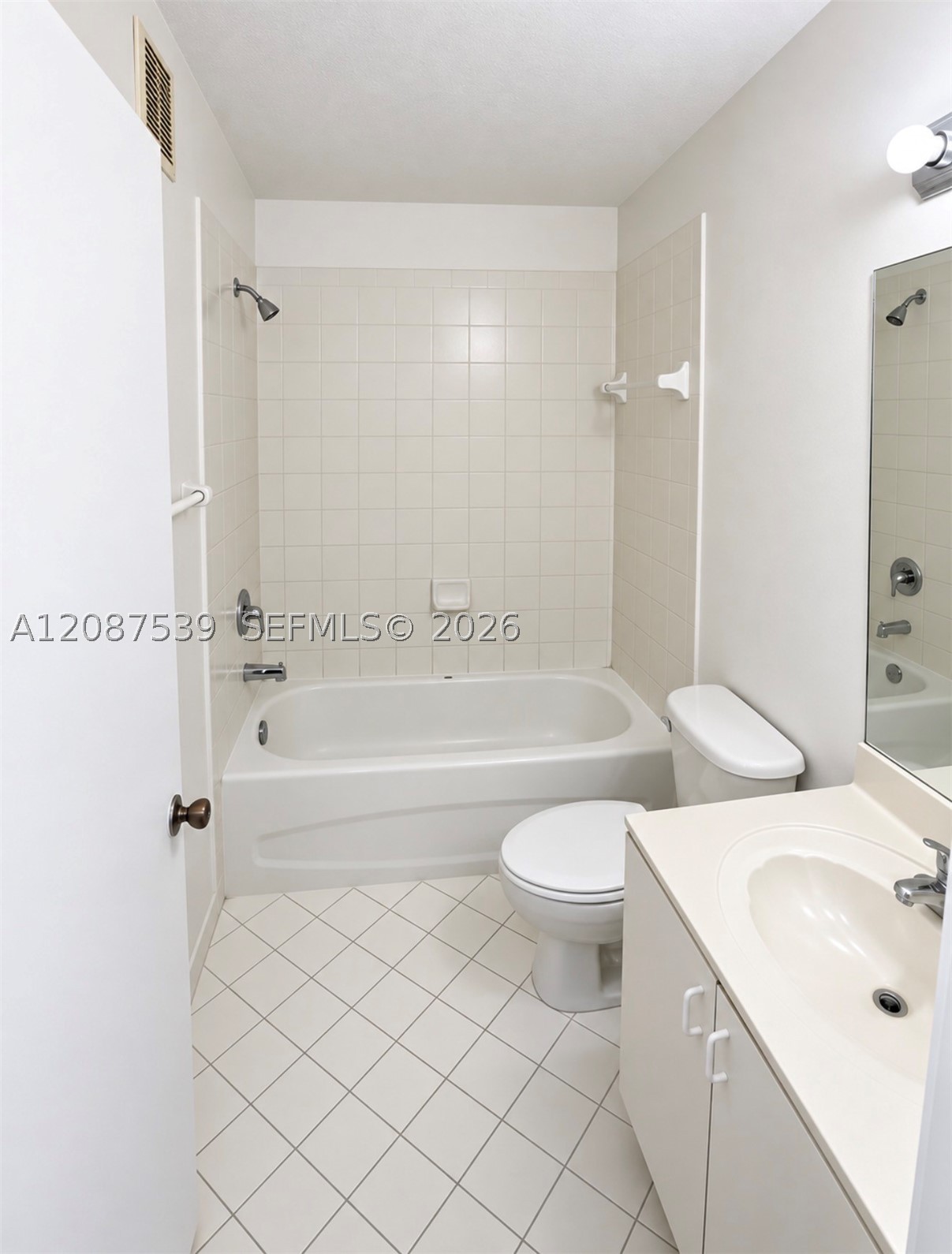 1250 Se 28th Ct 204 Property Photo 10