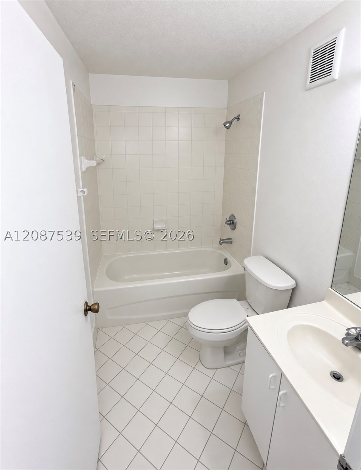 1250 Se 28th Ct 204 Property Photo 13