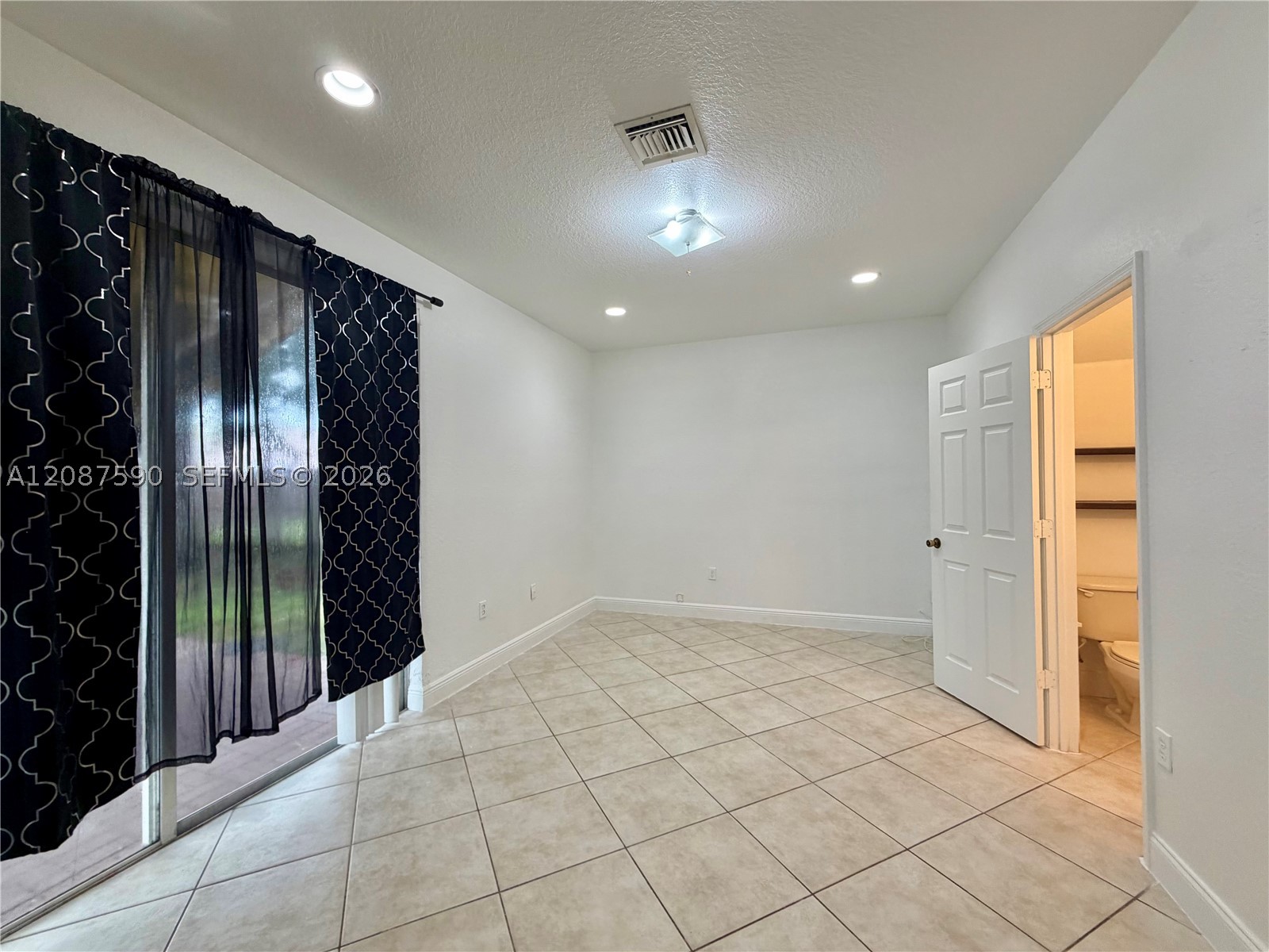 1548 Se 20th Ter Property Photo 4