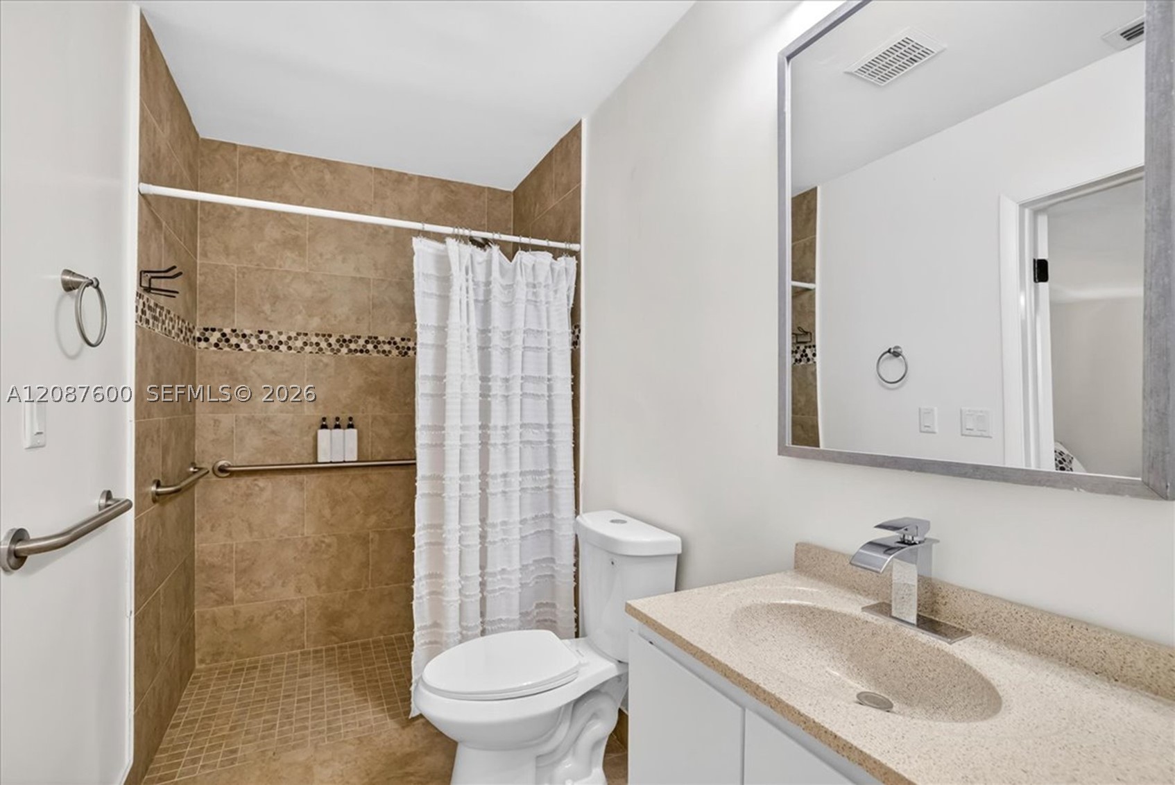 3211 Calle Largo Dr Property Photo 13