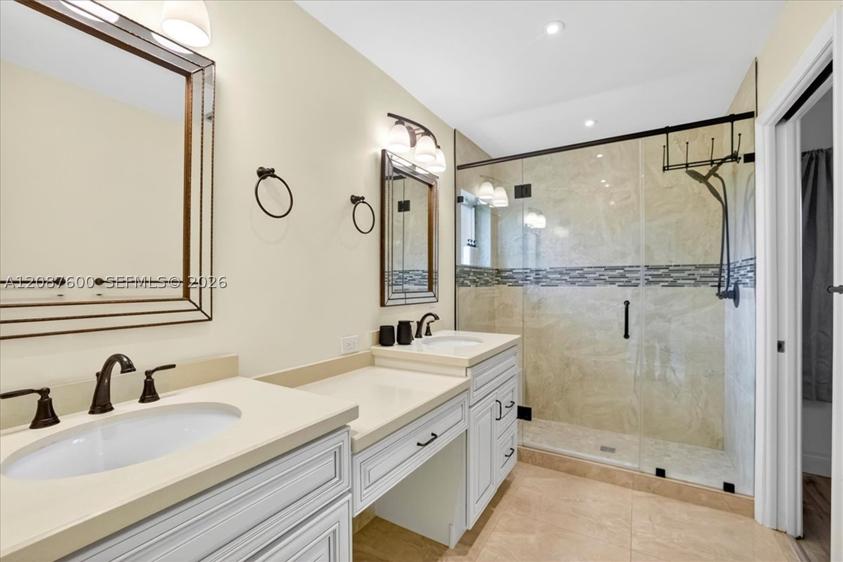 3211 Calle Largo Dr Property Photo 15