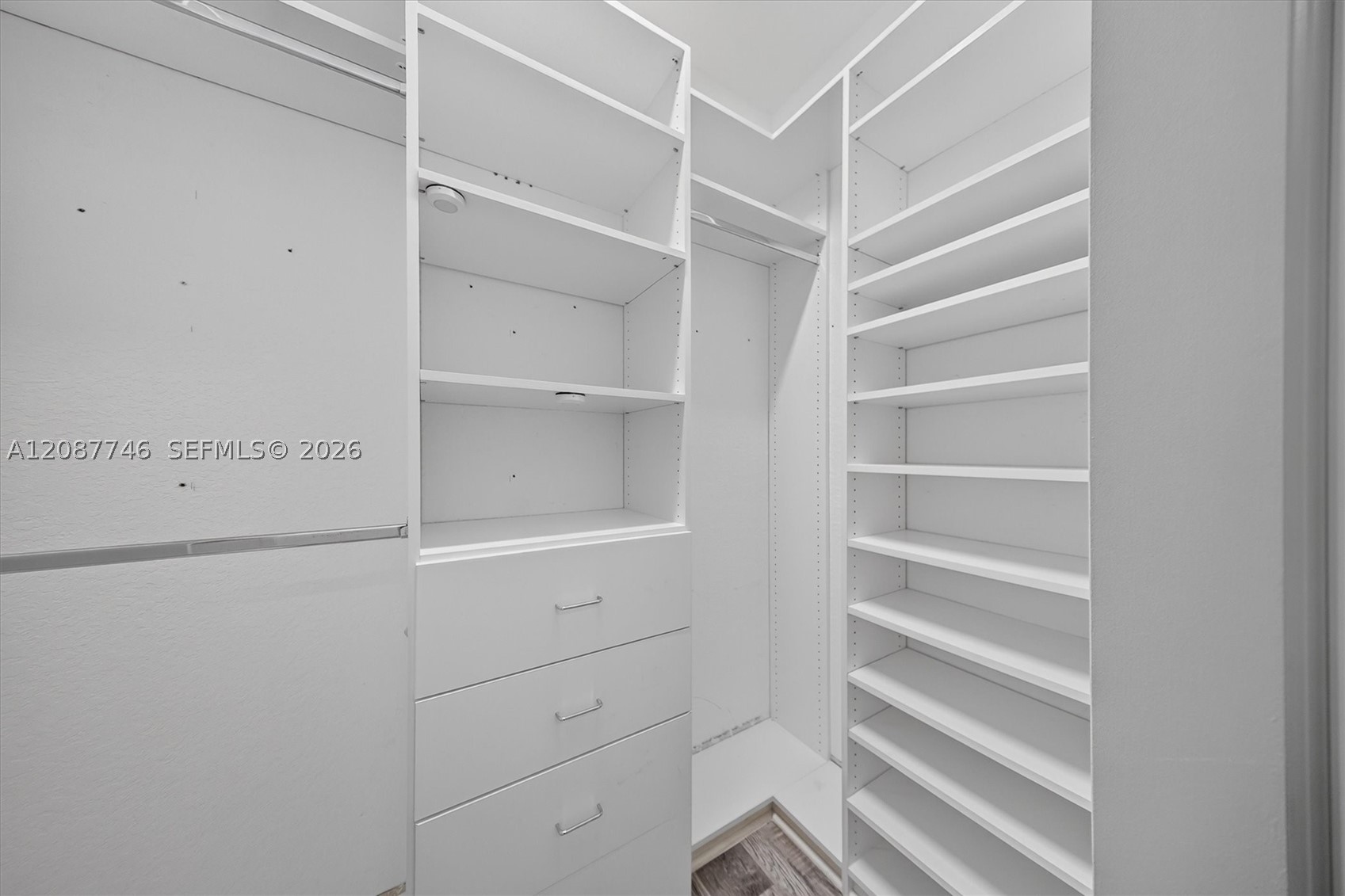9062 Gulf Cove Dr Property Photo 27