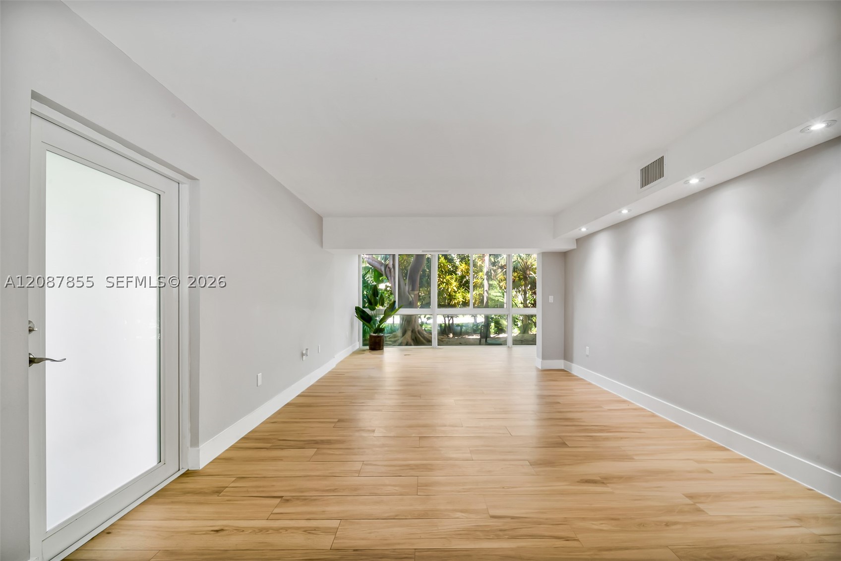260 Sunrise Dr D Property Photo 6