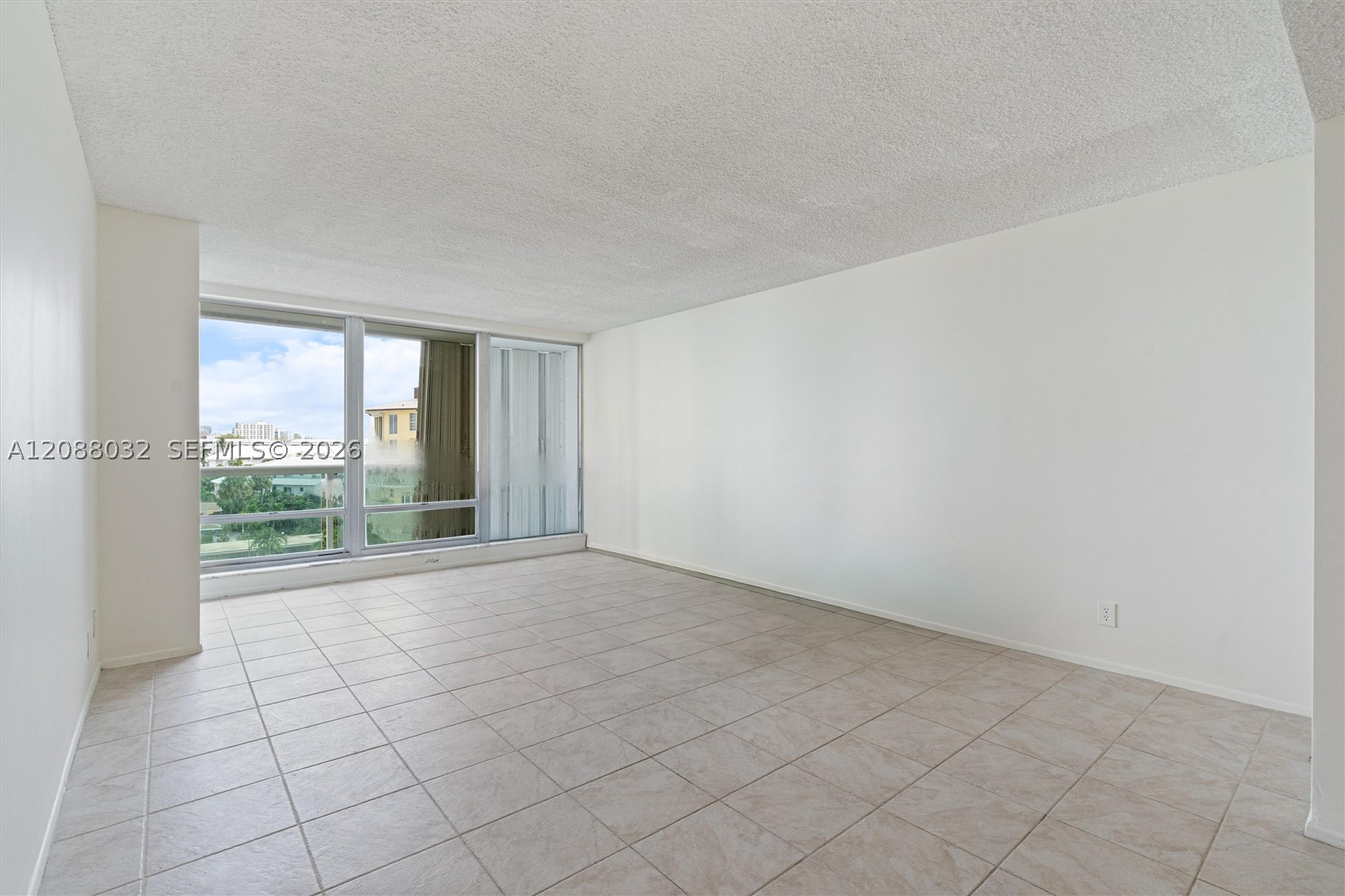 2100 S Ocean Ln 401 Property Photo 17