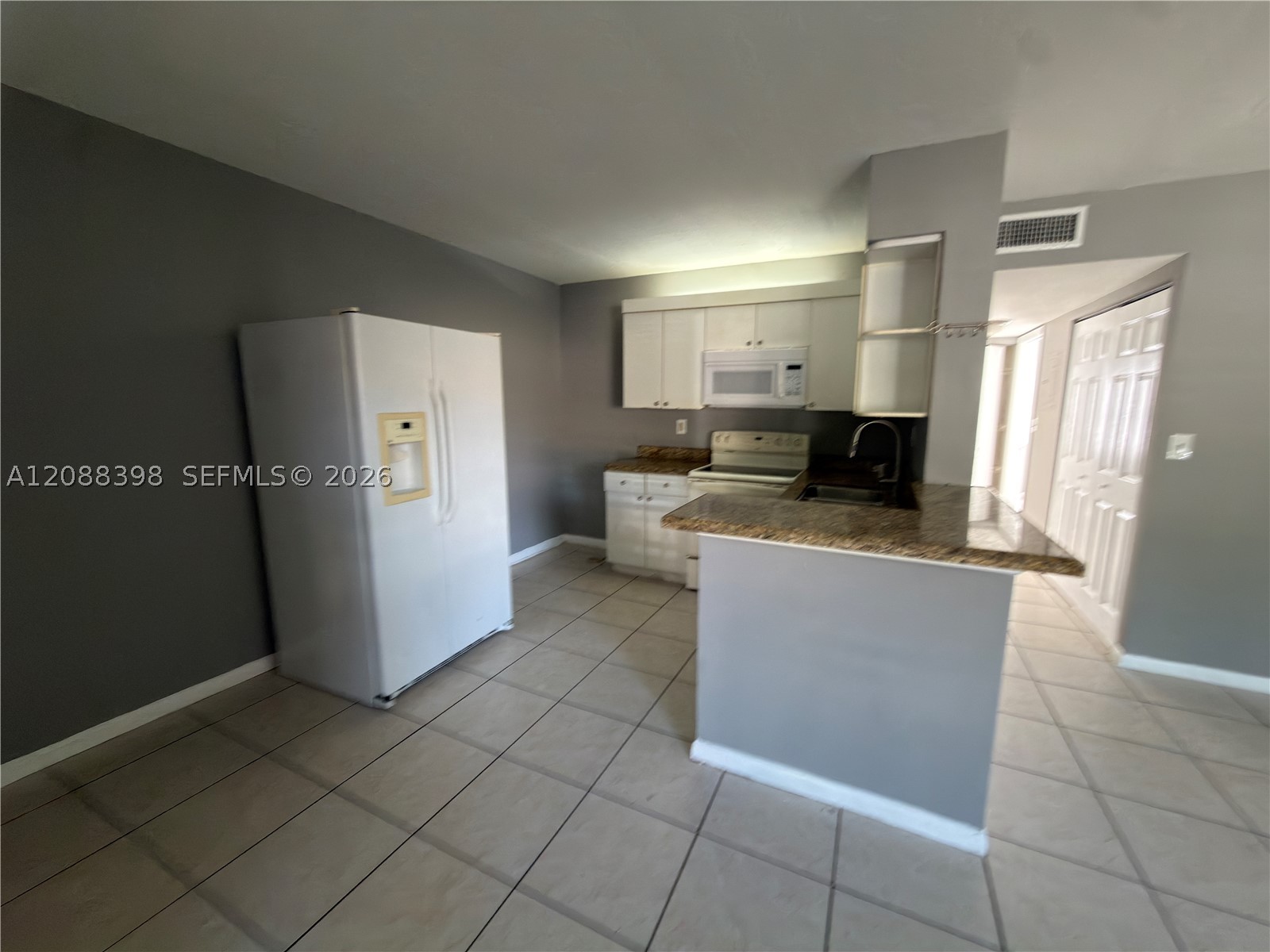11448 Nw 43rd St 11448 Property Photo 4