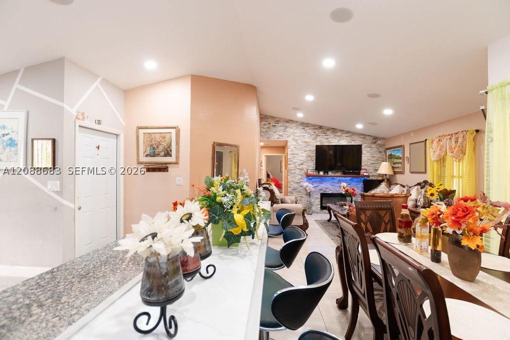 1111 San Remo Cir Property Photo 10