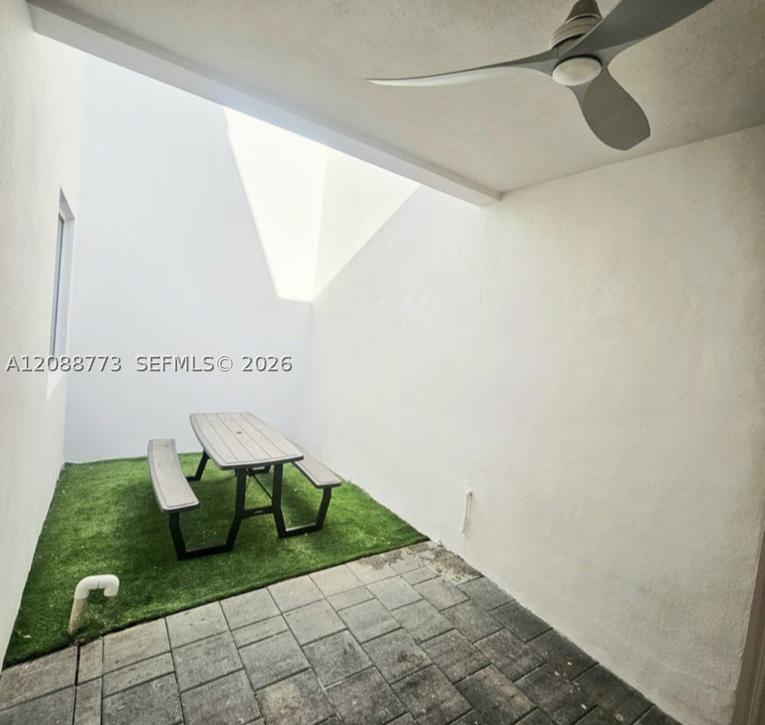 10440 Nw 67th St 10440 Property Photo 15