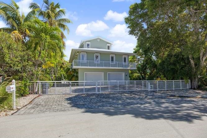 1217 Mockingbird Rd