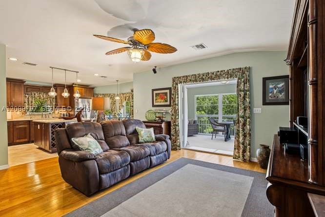 1217 Mockingbird Rd Property Photo 5