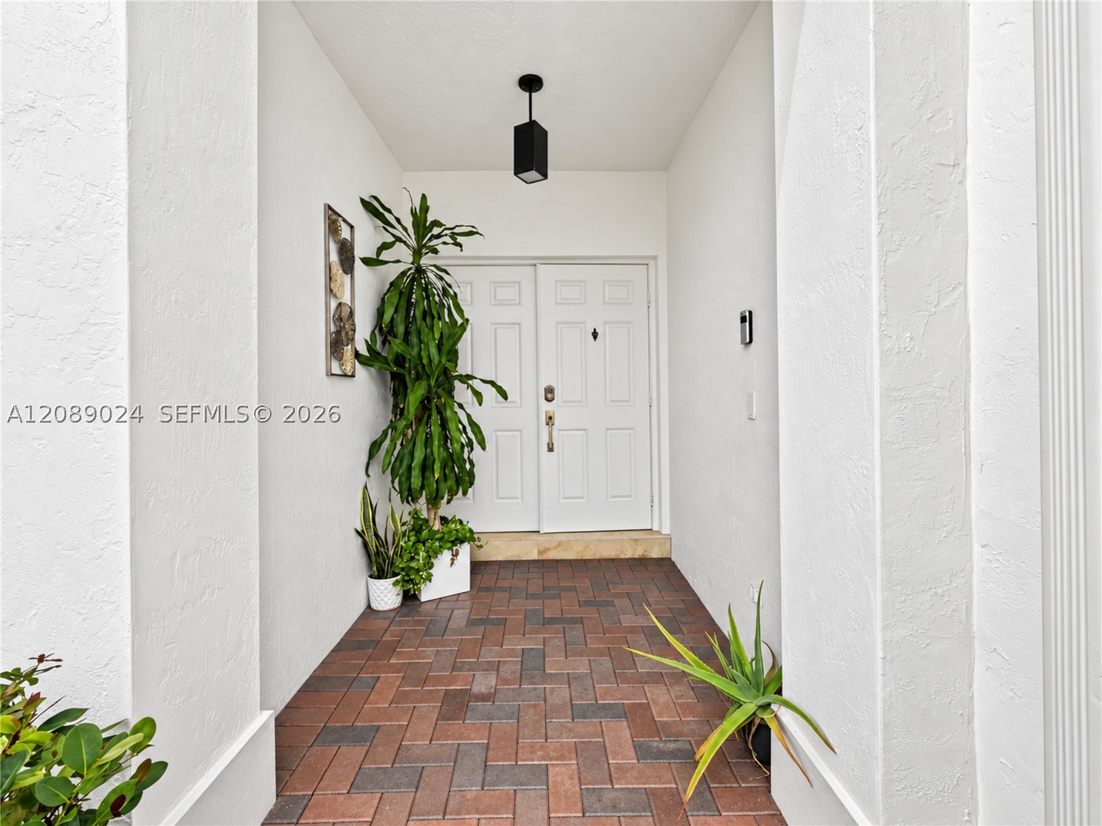 11423 Nw 69th Ter Property Photo 3