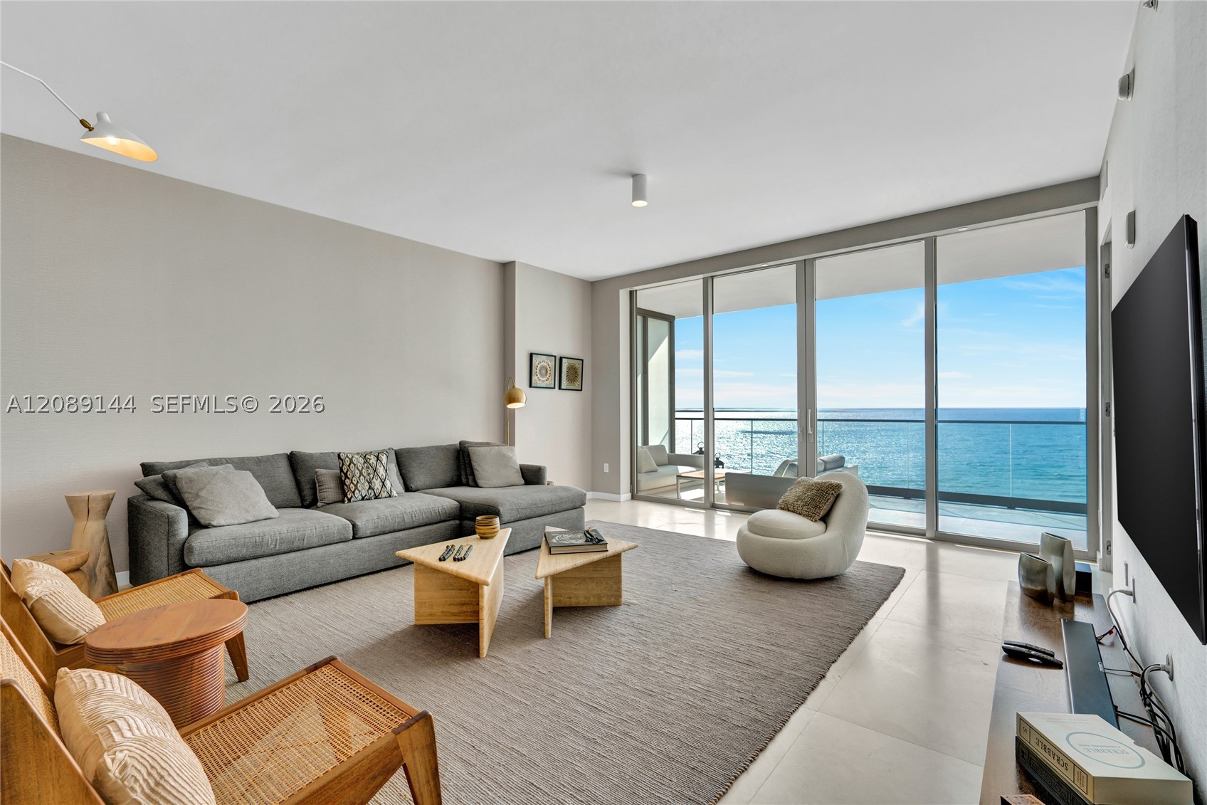 18975 Collins Ave 903 Property Photo 2