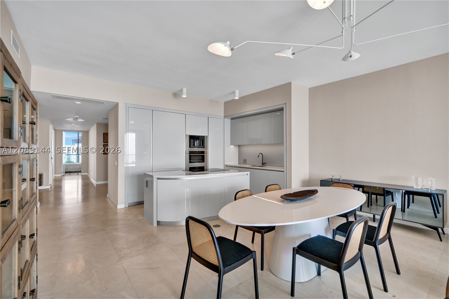 18975 Collins Ave 903 Property Photo 4