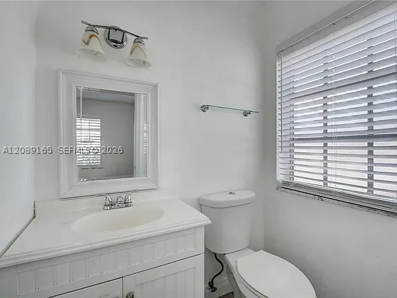 2200 Ne 66th St 1401 Property Photo 9