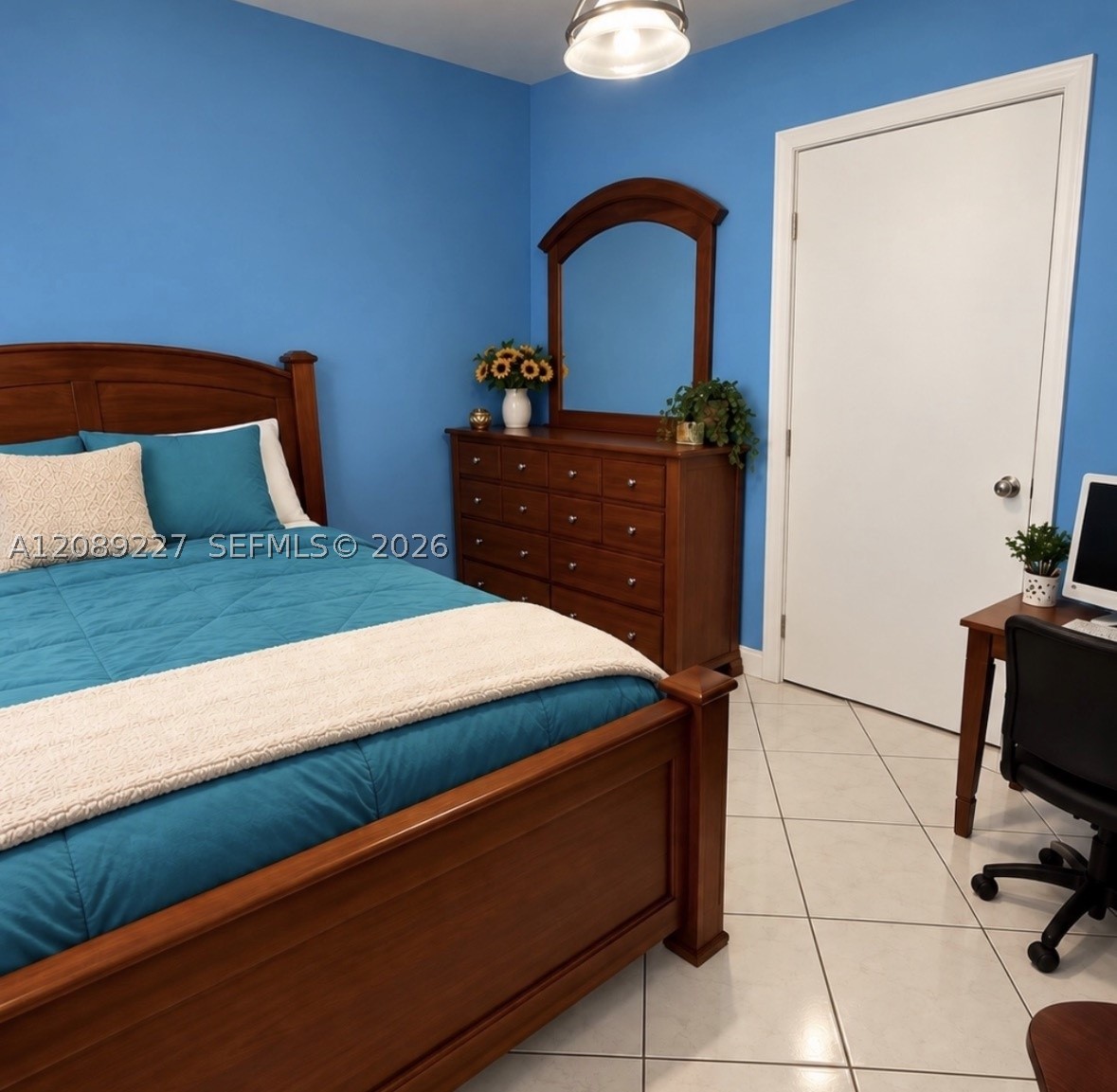 304 Iowa St Property Photo 2