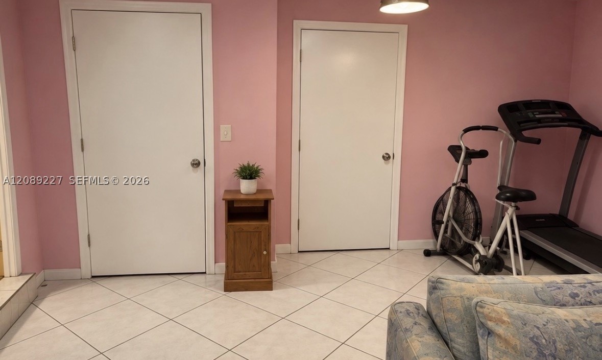 304 Iowa St Property Photo 3