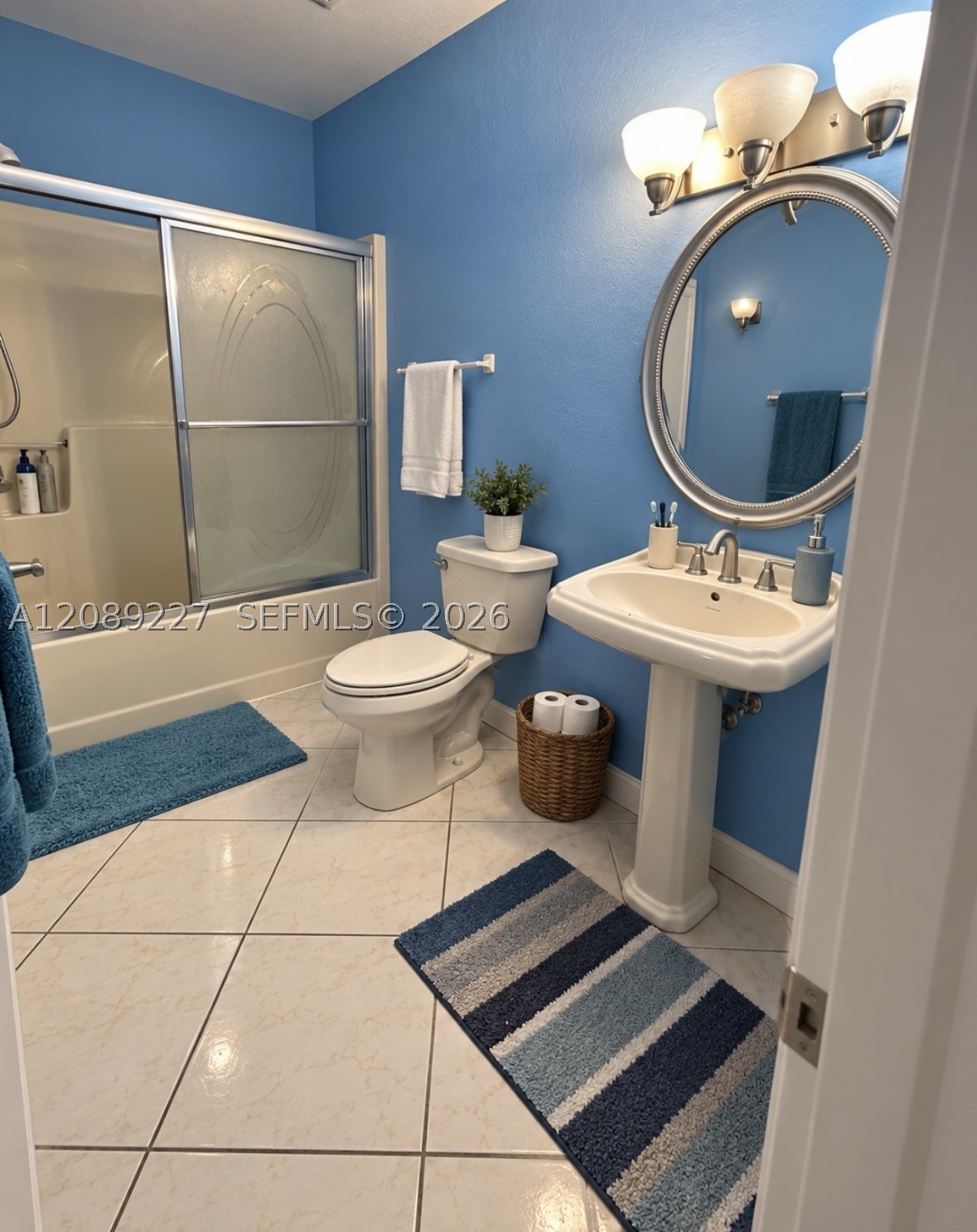 304 Iowa St Property Photo 4