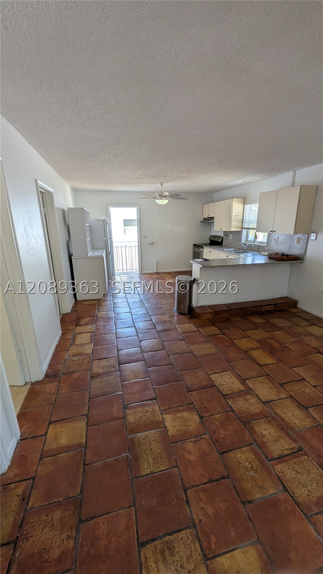 10 Silver Springs Dr Property Photo 7