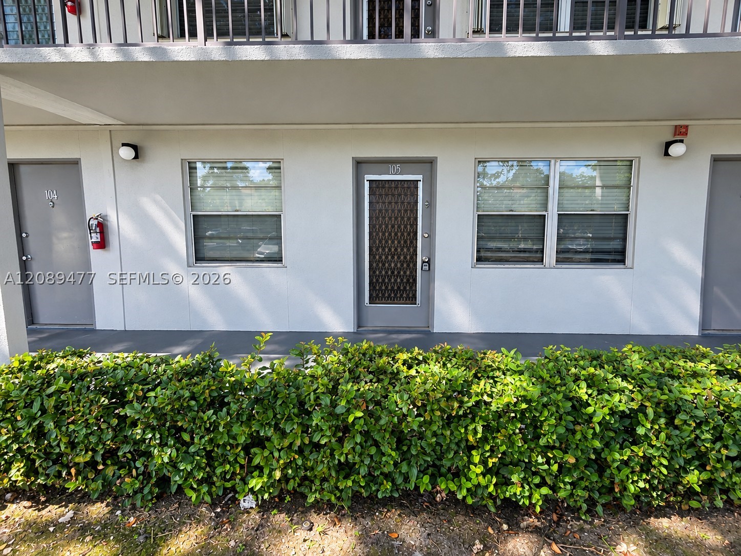 300 Sw 134th Way 105e Property Photo 3