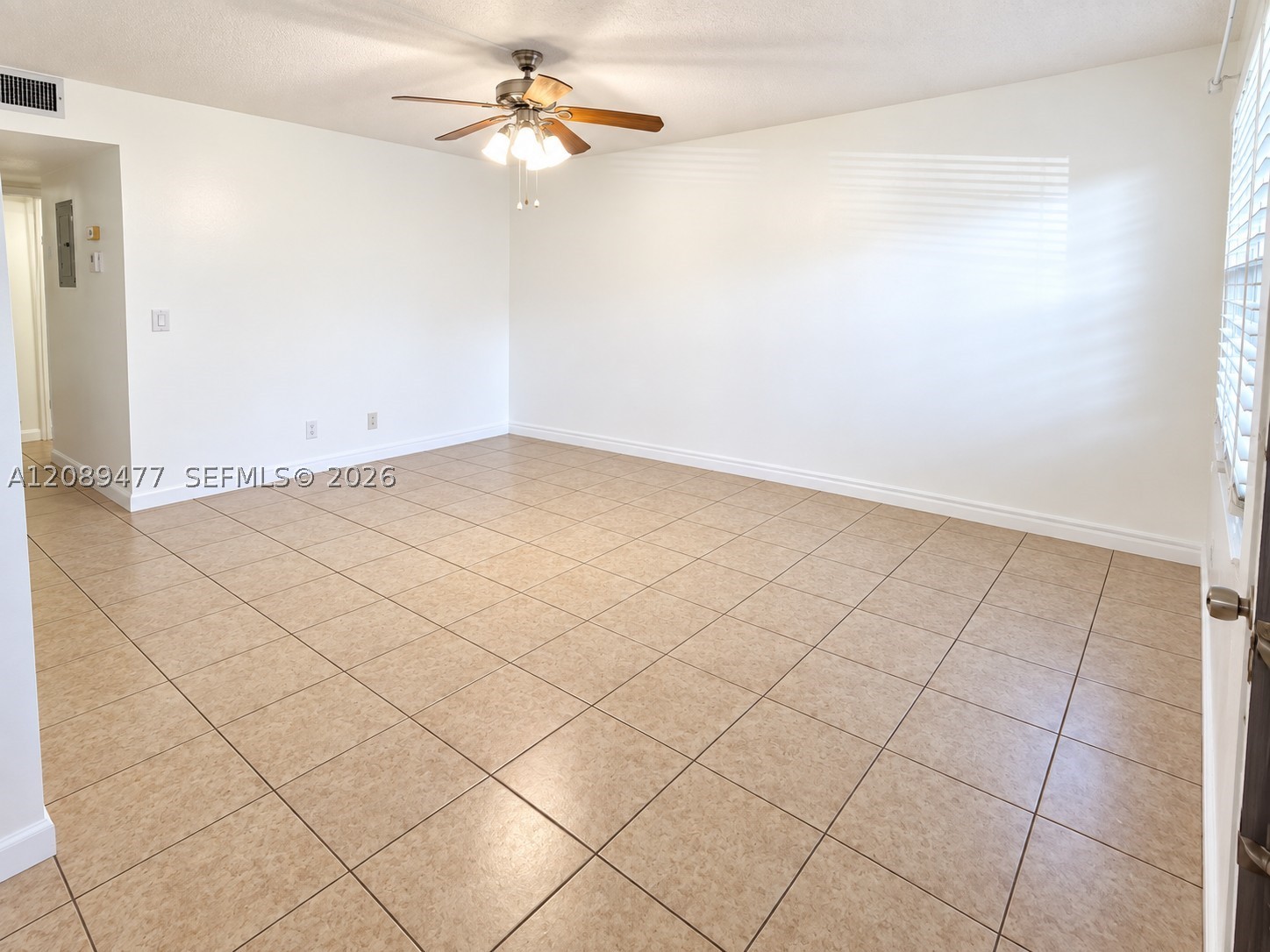 300 Sw 134th Way 105e Property Photo 5