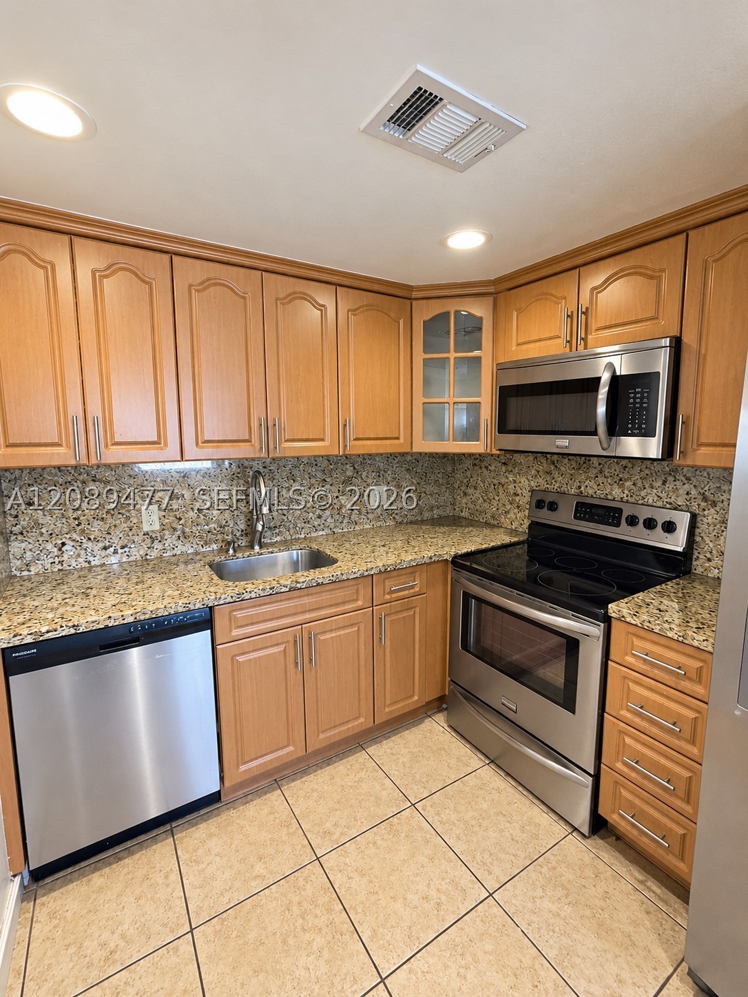 300 Sw 134th Way 105e Property Photo 6