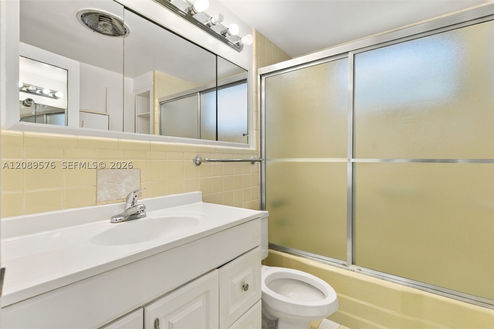 9101 E Bay Harbor Dr 201 Property Photo 17