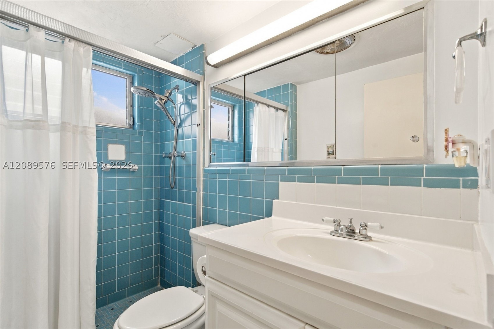 9101 E Bay Harbor Dr 201 Property Photo 18