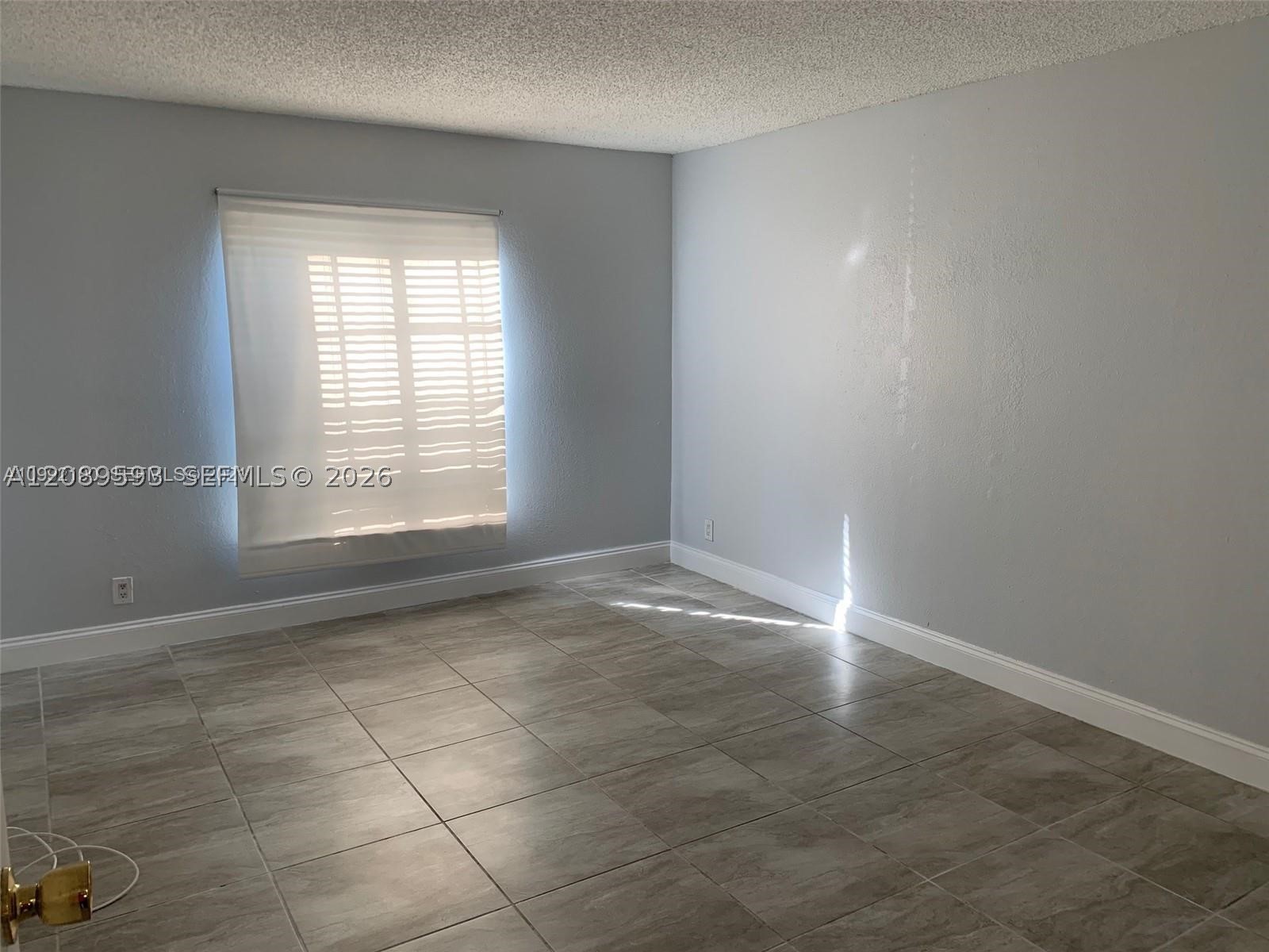 5201 Geneva Way 207 Property Photo 23