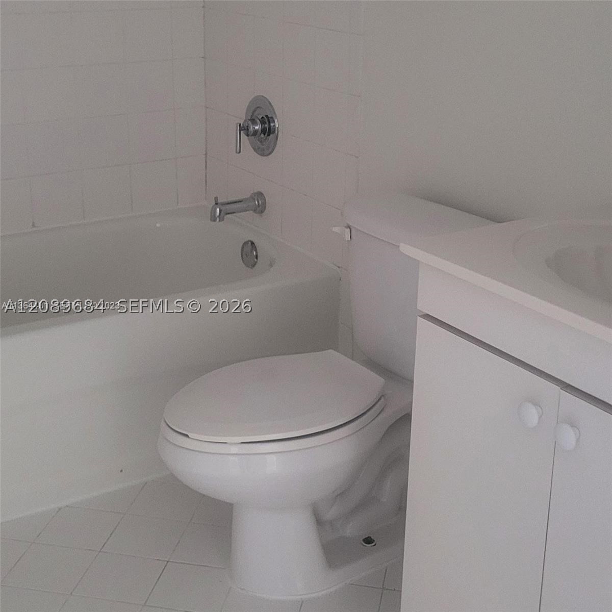 1260 Se 31st Ct 106-34 Property Photo 8