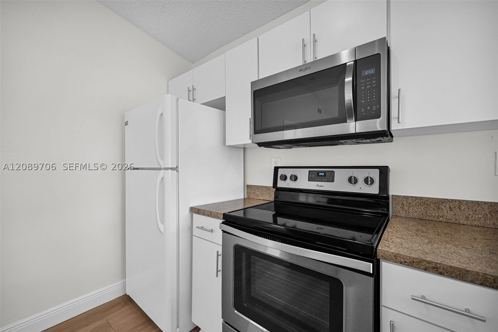 2414 San Remo Cir Property Photo 15