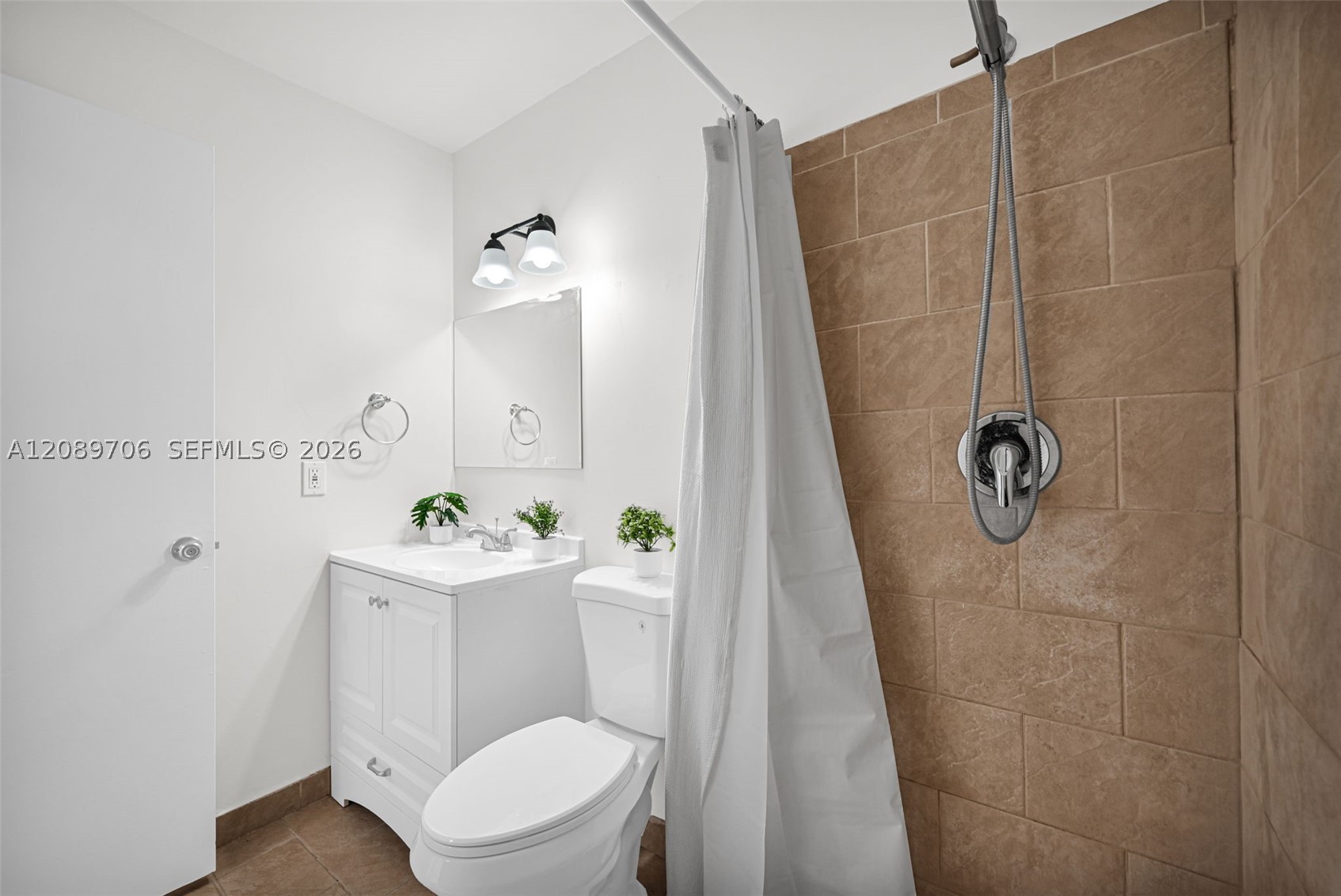 2414 San Remo Cir Property Photo 20