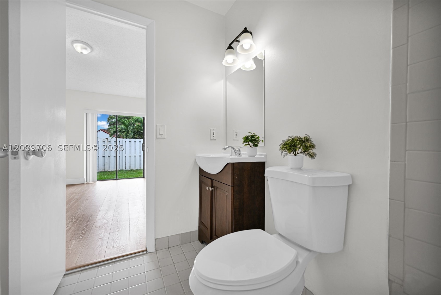 2414 San Remo Cir Property Photo 27