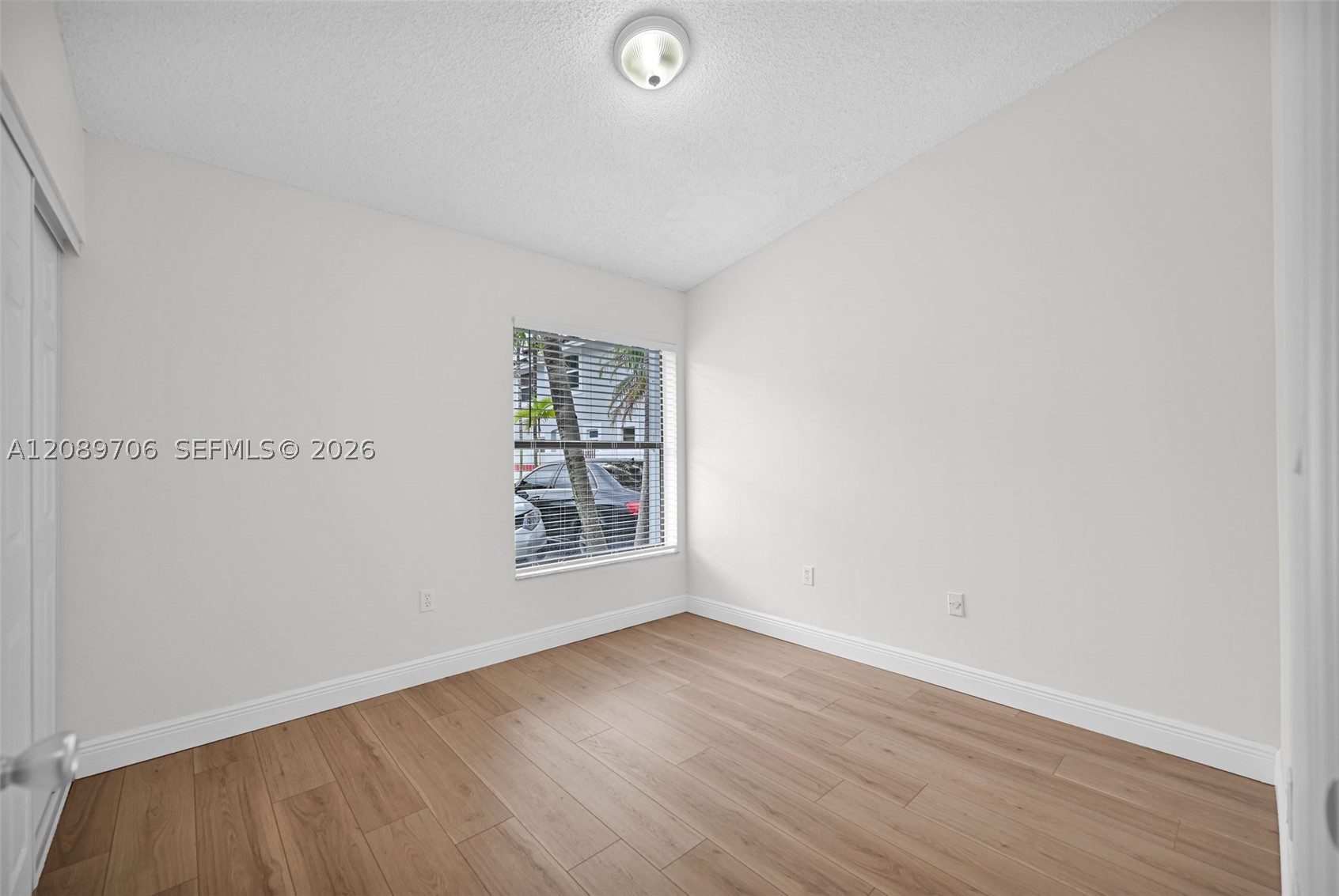 2414 San Remo Cir Property Photo 30