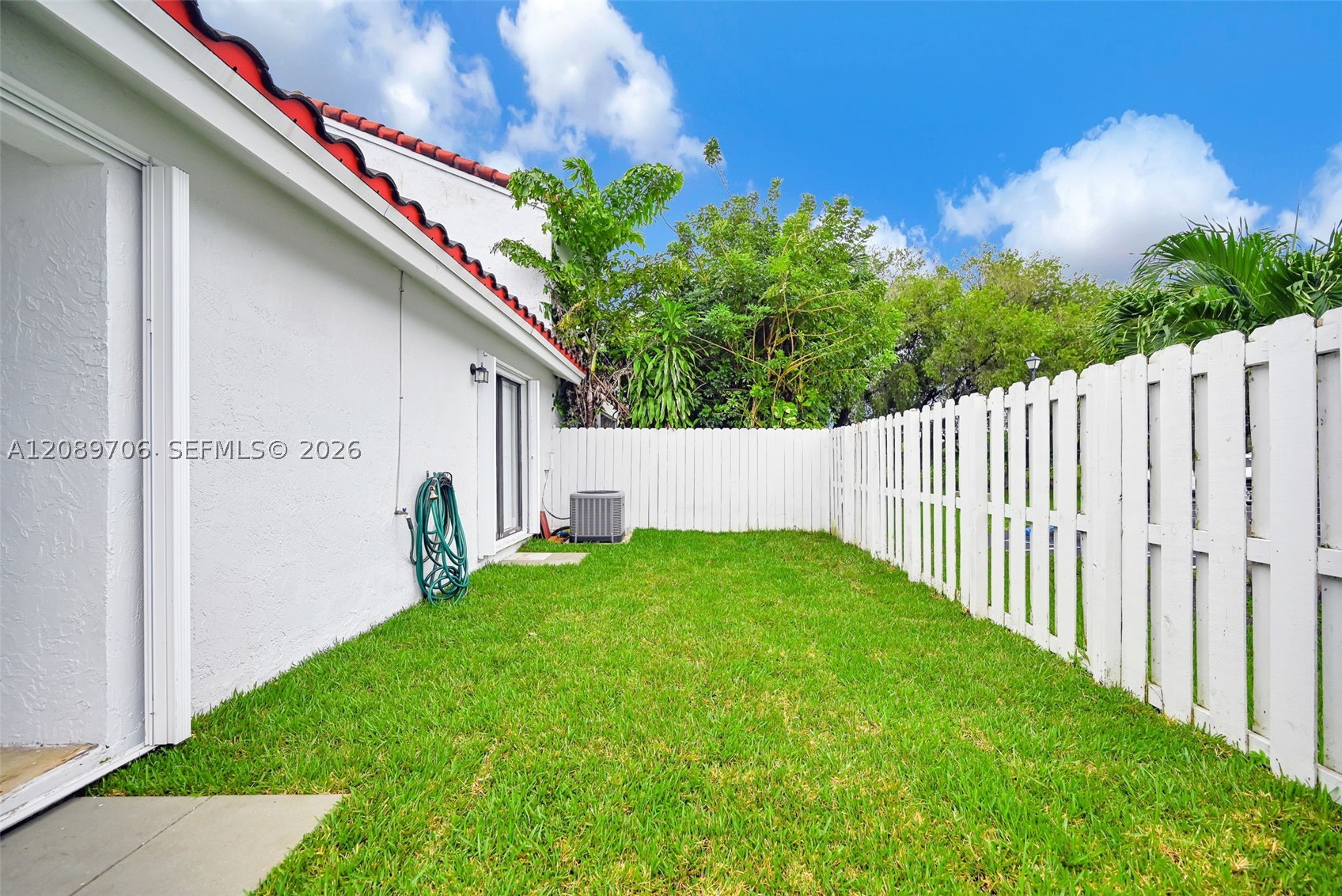 2414 San Remo Cir Property Photo 32