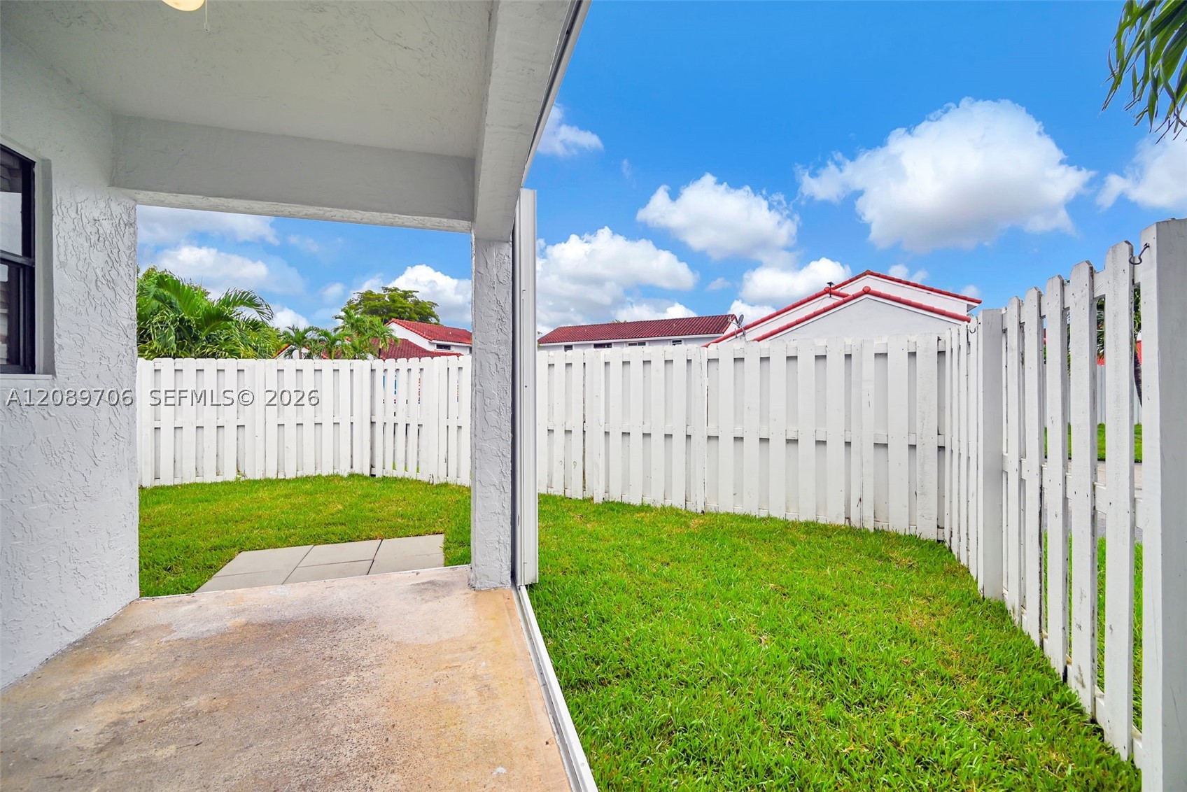 2414 San Remo Cir Property Photo 33