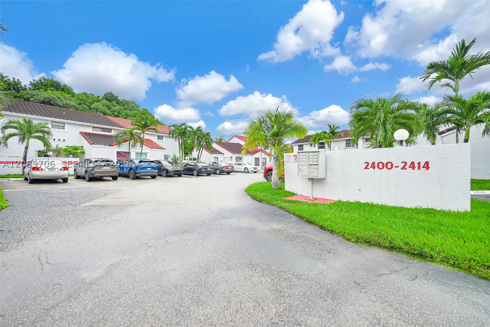 2414 San Remo Cir Property Photo 42