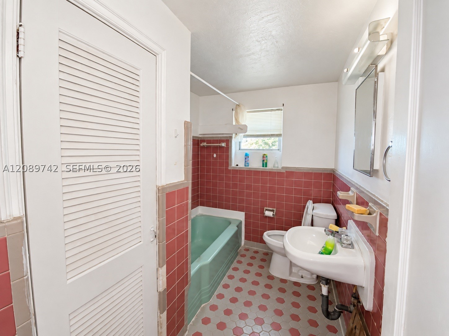 905 Ne 5th Ave 2 Property Photo 7