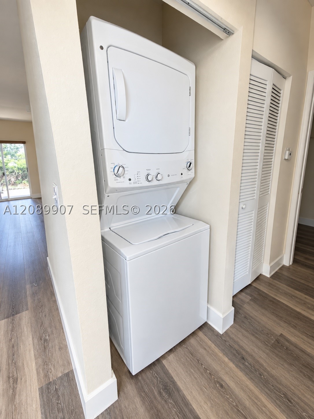 359 Ne 27th Ter 103 Property Photo 16