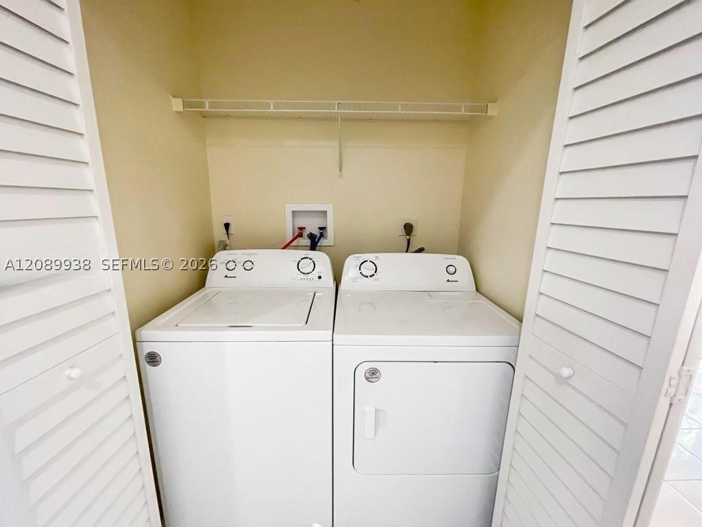 873 Sw 10th St Property Photo 4