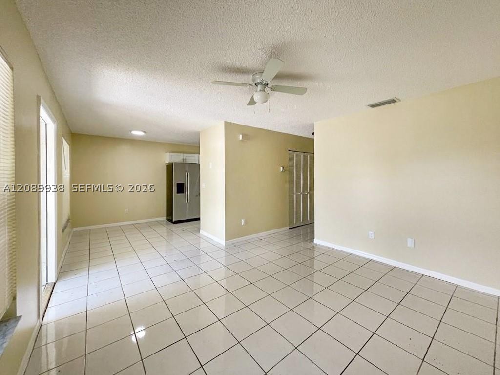 873 Sw 10th St Property Photo 6