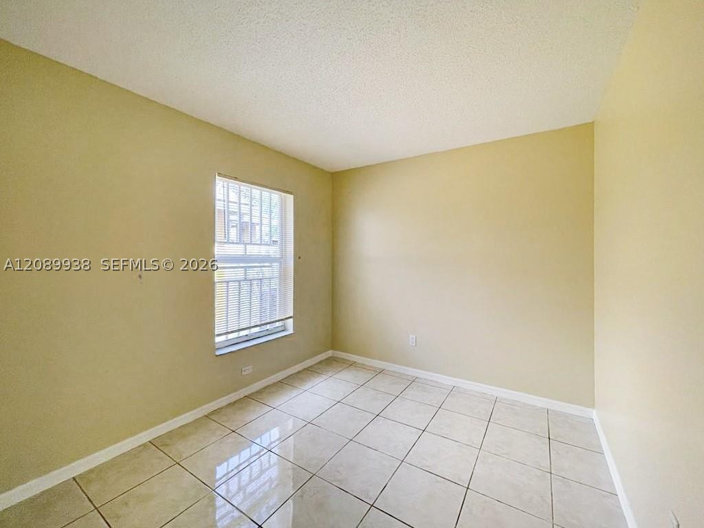 873 Sw 10th St Property Photo 7