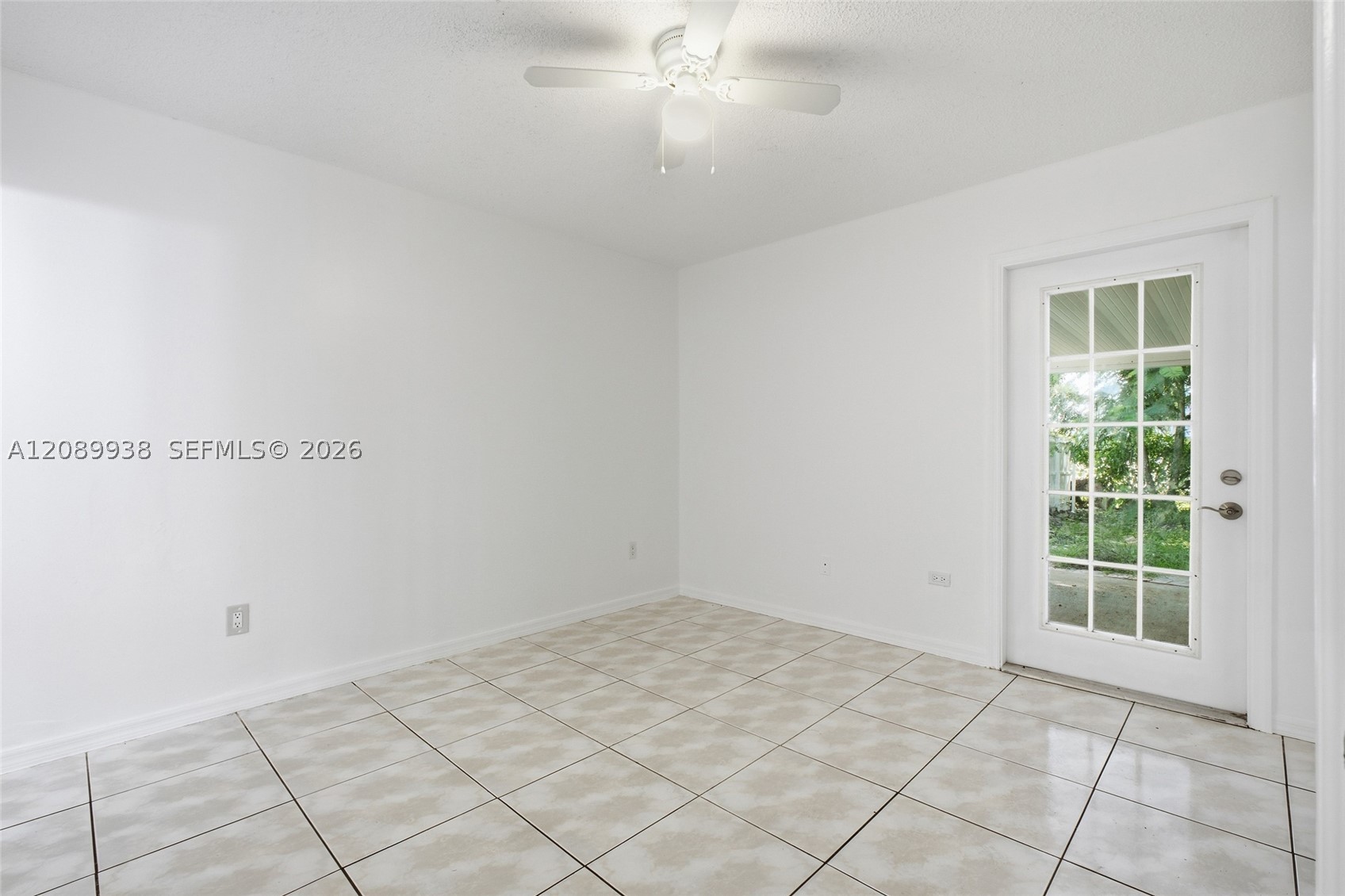873 Sw 10th St Property Photo 9