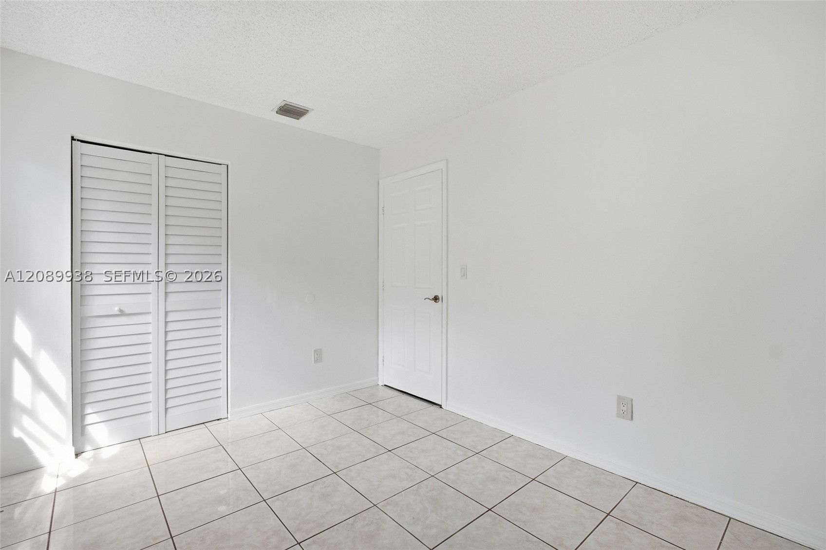873 Sw 10th St Property Photo 12