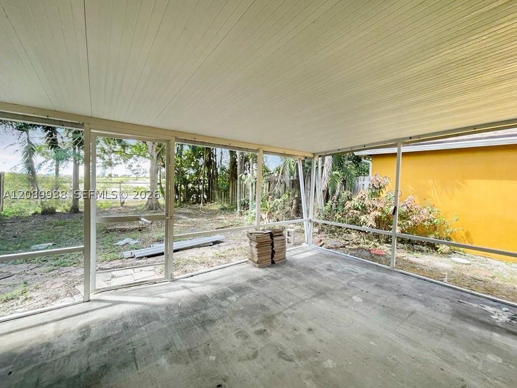 873 Sw 10th St Property Photo 16