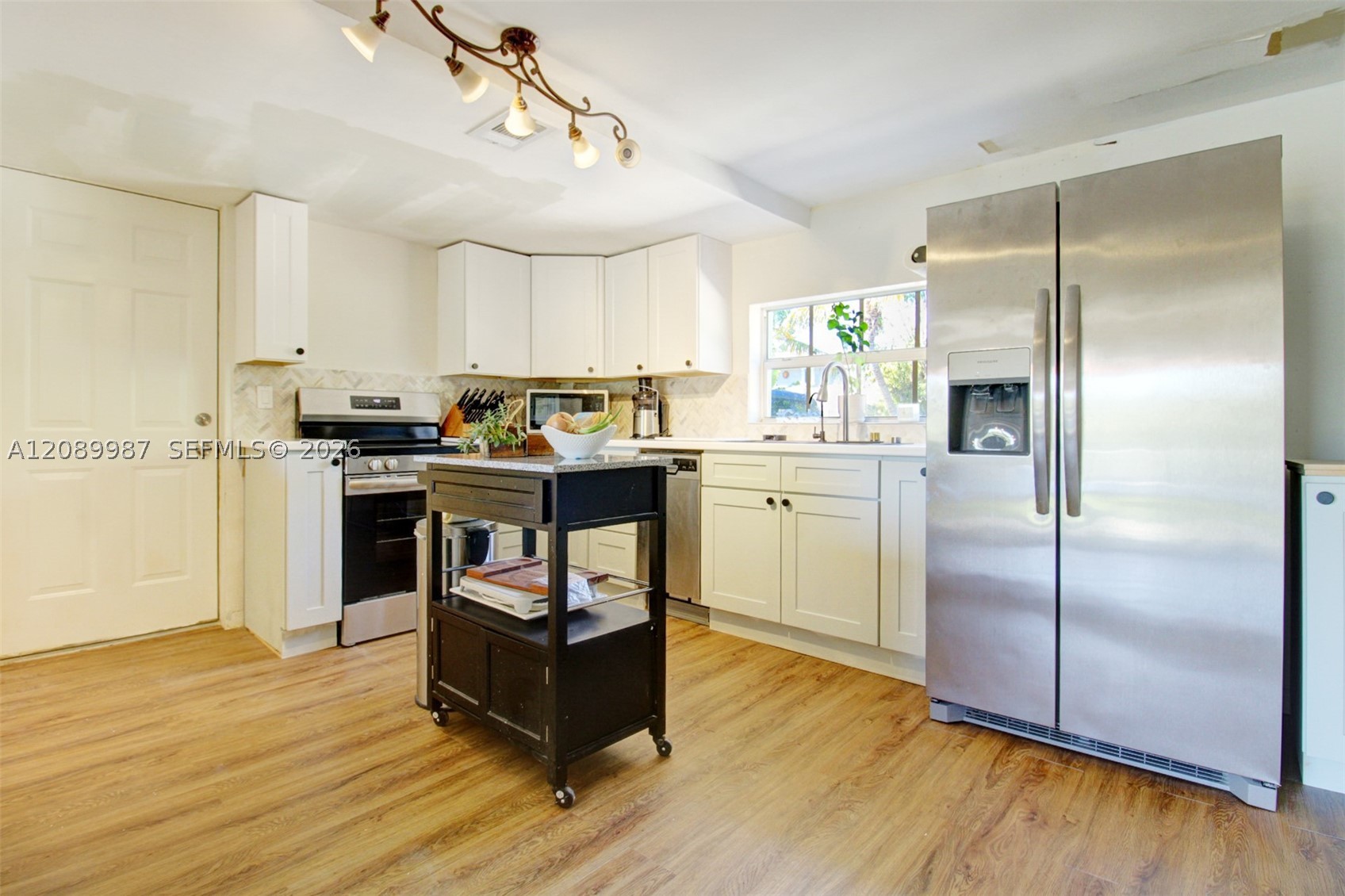 133 Valois Blvd Property Photo 7
