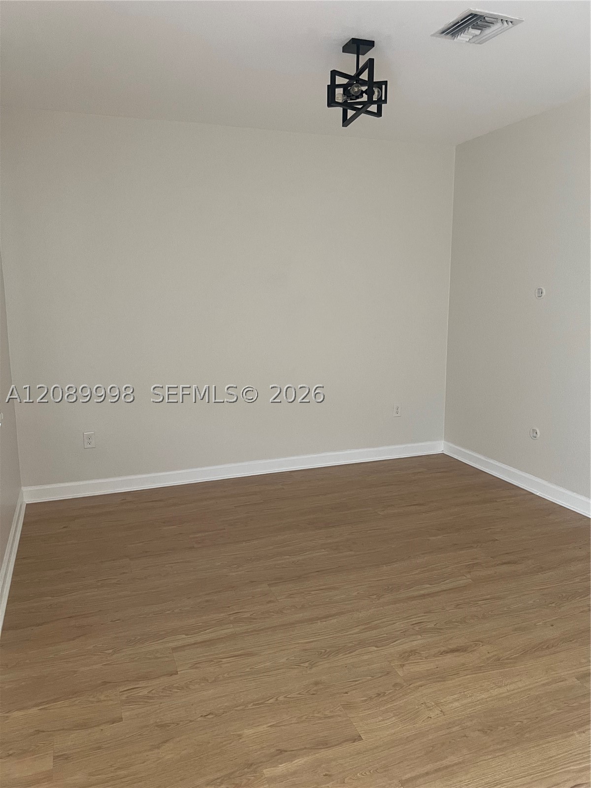 3208 Se 5th Ct Property Photo 6